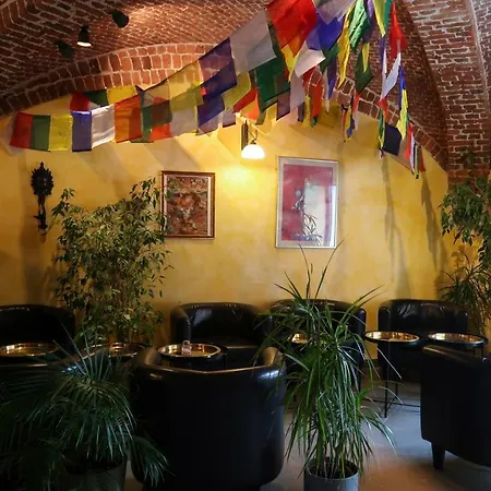Hotel Dharma 2*