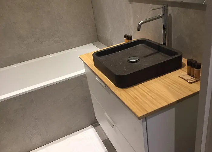 Dharma Hotel Florennes